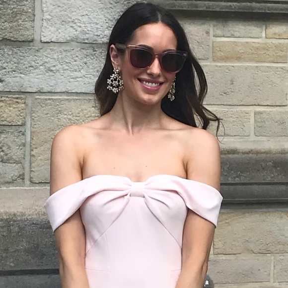 Meet your Posher, Jennifer - Picture 2 of 3